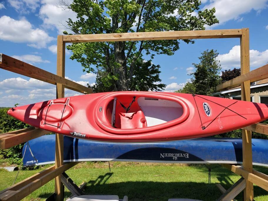 Fun Place With A Sandy Beach For Swimming, Boating, And Fishing, Featuring 3 Available Cabins Fenelon Falls Εξωτερικό φωτογραφία