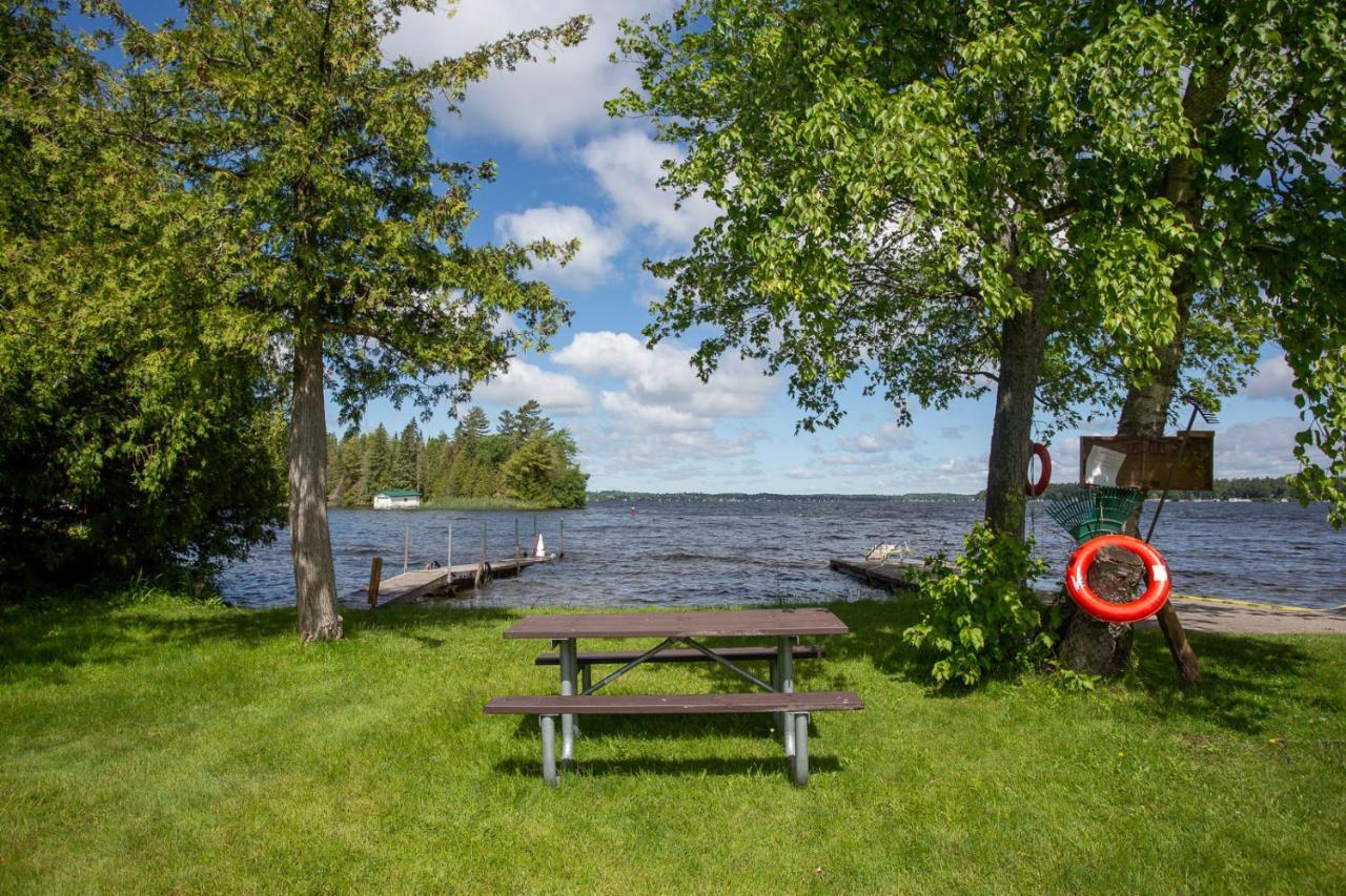 Fun Place With A Sandy Beach For Swimming, Boating, And Fishing, Featuring 3 Available Cabins Fenelon Falls Εξωτερικό φωτογραφία