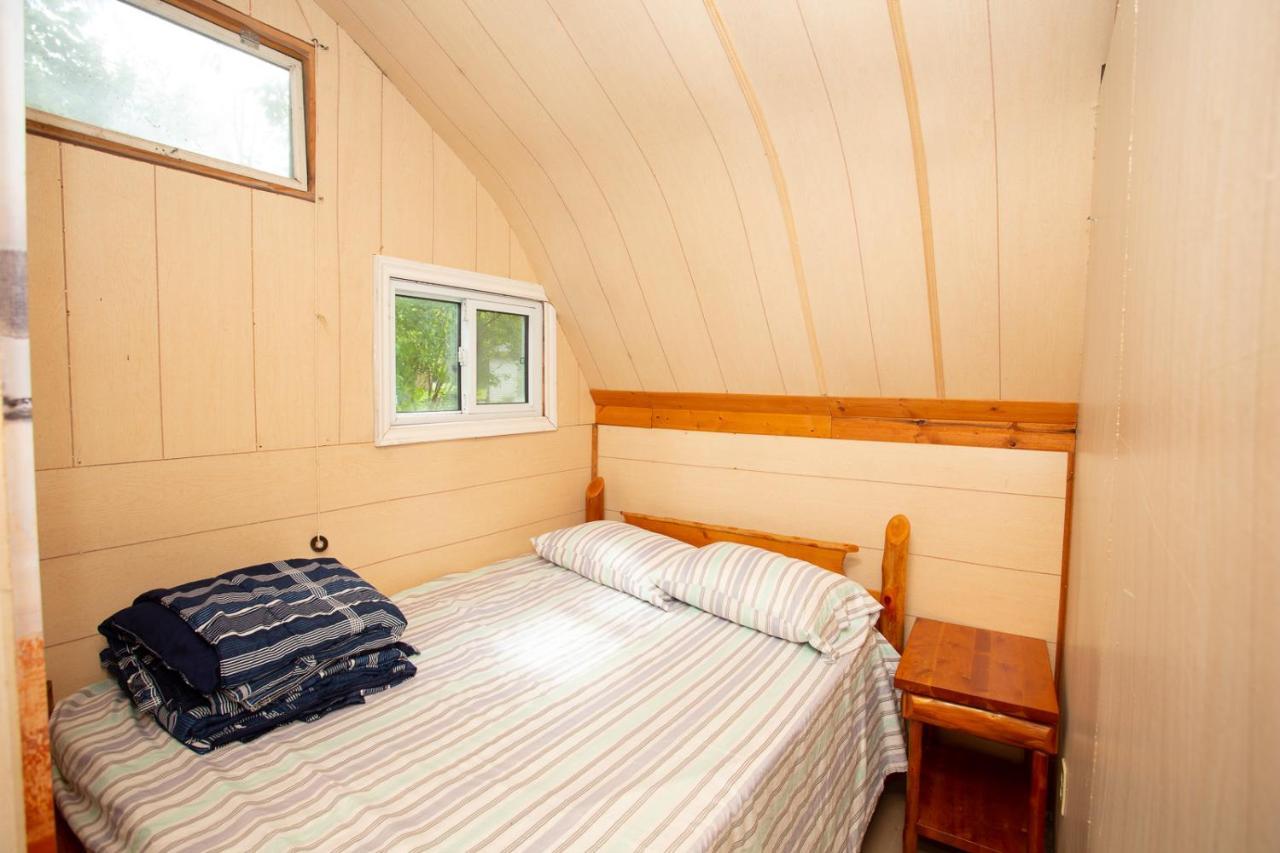 Fun Place With A Sandy Beach For Swimming, Boating, And Fishing, Featuring 3 Available Cabins Fenelon Falls Εξωτερικό φωτογραφία