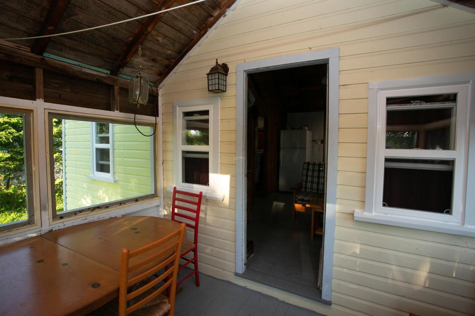 Fun Place With A Sandy Beach For Swimming, Boating, And Fishing, Featuring 3 Available Cabins Fenelon Falls Εξωτερικό φωτογραφία