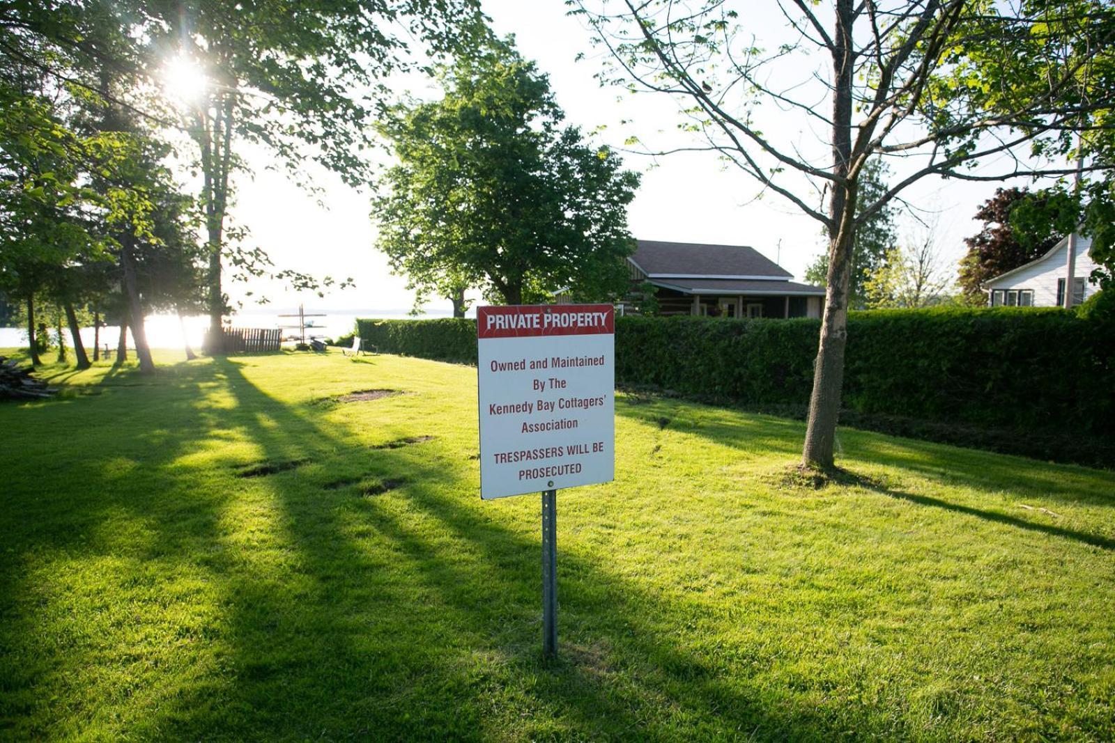 Fun Place With A Sandy Beach For Swimming, Boating, And Fishing, Featuring 3 Available Cabins Fenelon Falls Εξωτερικό φωτογραφία